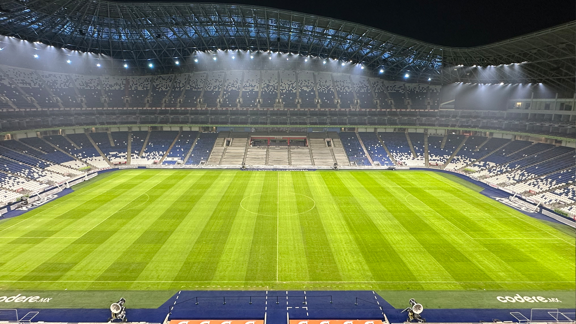 ملعب بي بي في إيه